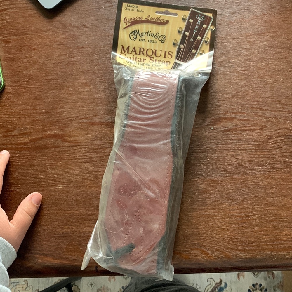 Martin & Co. Marquis Guitar Strap Chestnut Bridle